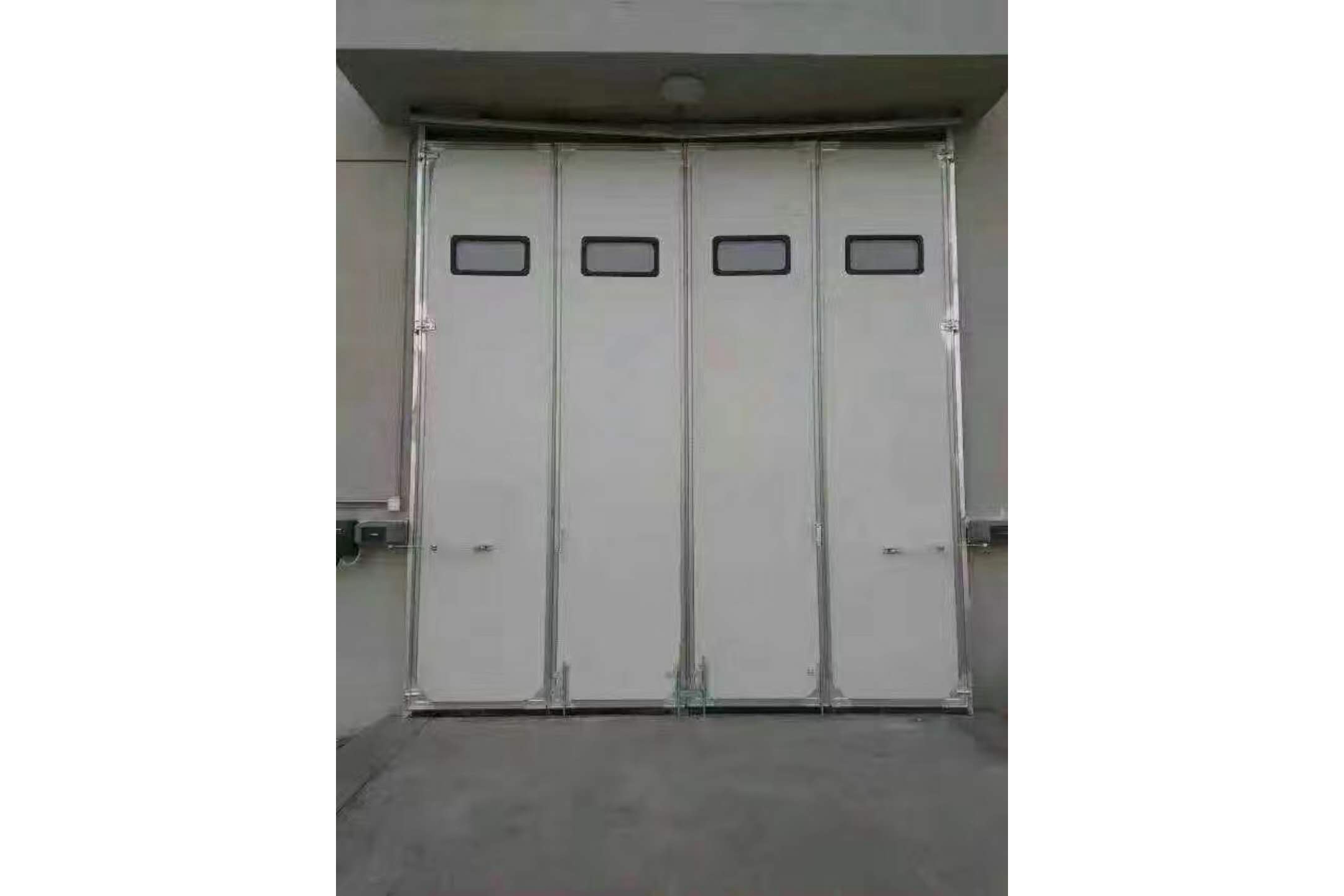 電動折疊門