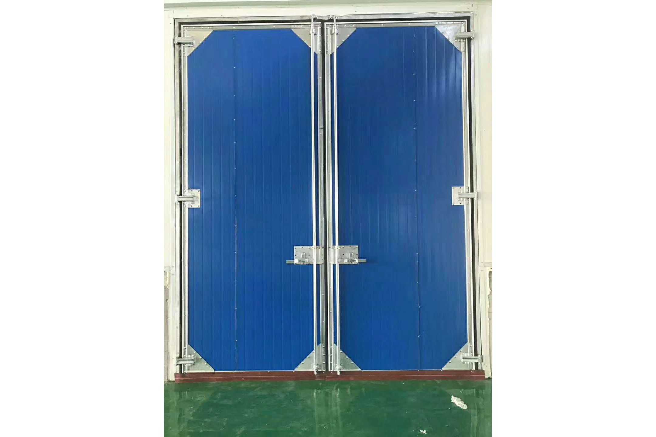 輕型平開密閉門
