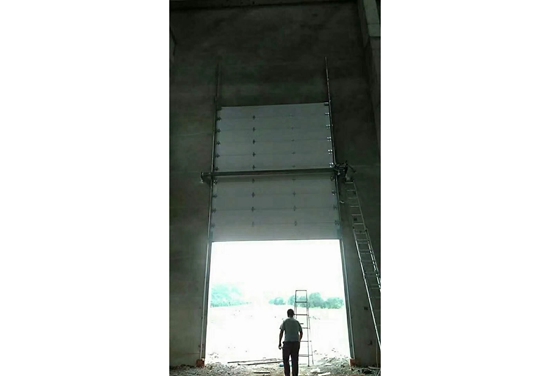 工業(yè)提升門